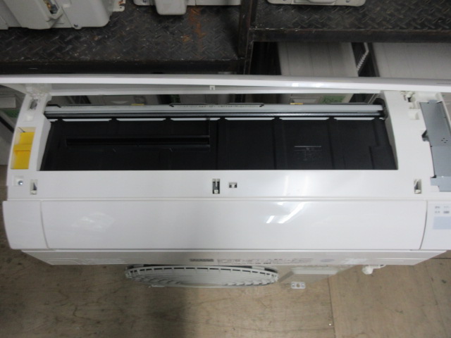 K04086 日立 中古エアコン 主に6畳用 冷房能力 2.2KW ／ 暖房能力 2.2