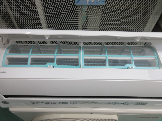 K04189 東芝 中古エアコン 主に8畳用 冷房能力 2.5KW ／ 暖房能力 2.8KW
