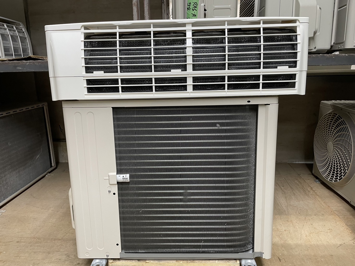K04306 2019年製 シャープ 中古エアコン 主に6畳用 冷房能力 2.2KW 