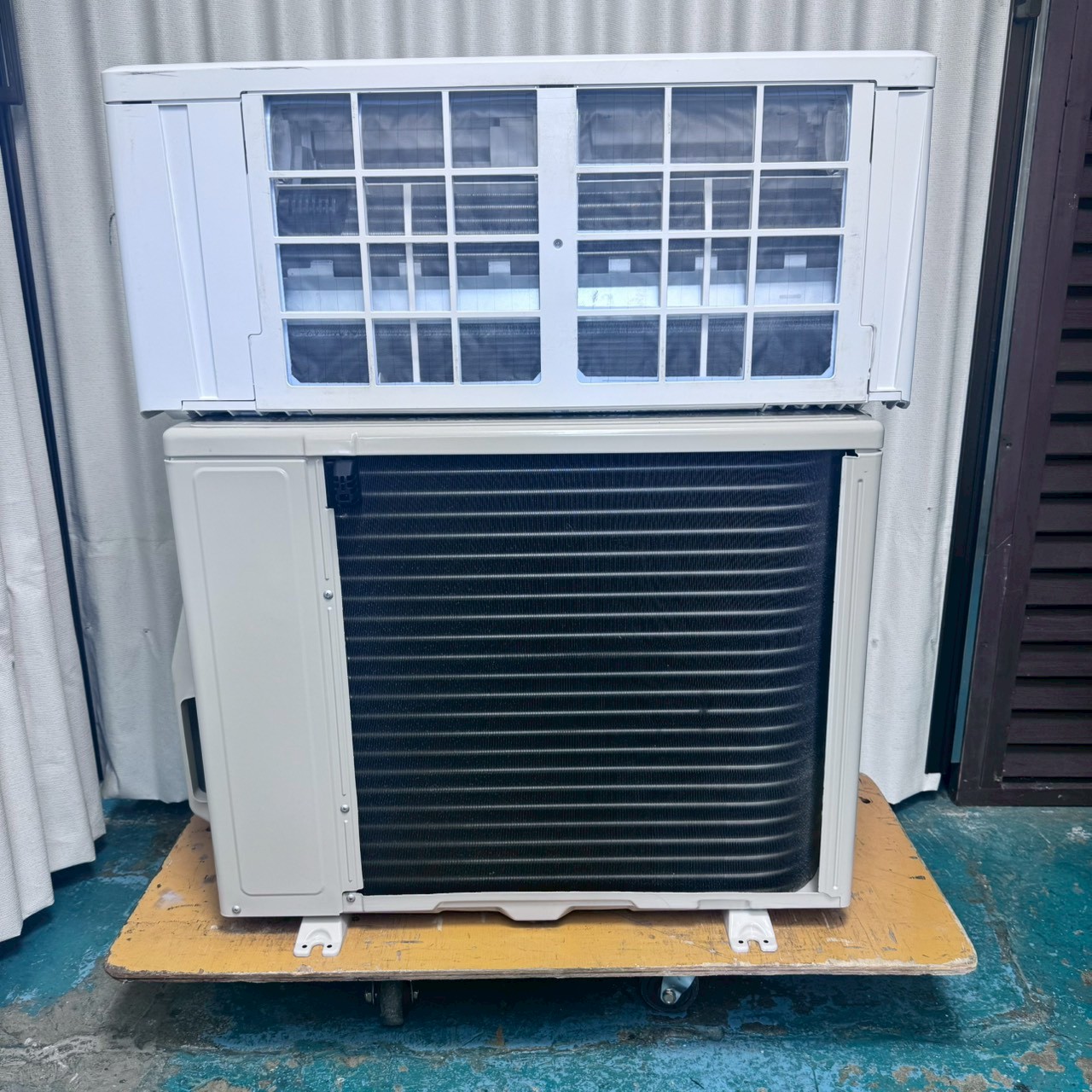 中古エアコン】K07168 富士通 2024年製 AS-R284R 主に10畳用｜兵庫県 